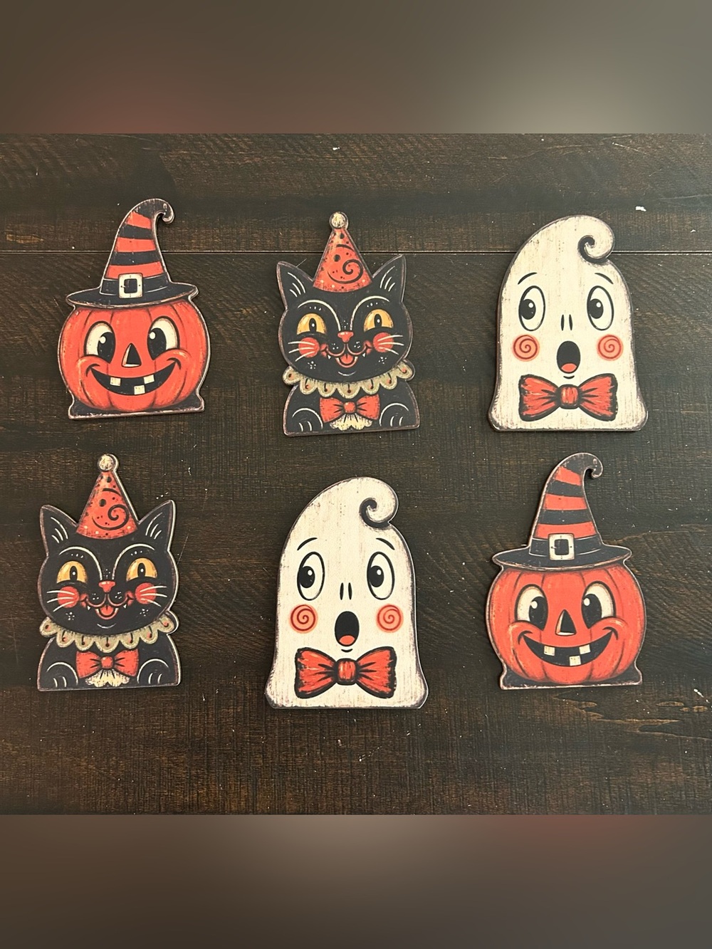 Vintage Wooden Halloween Tiered Tray Decor .